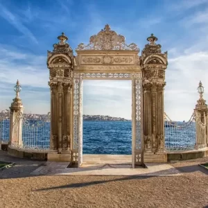 Dolmabahce Palace Tour with Bosphorus Cruise